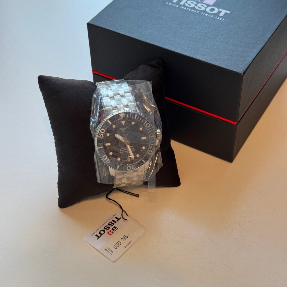 NEW IN BOX Tissot Seastar 1000 43mm